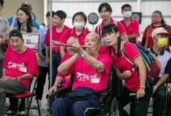 探索麻豆文化传媒：丰富多彩的创意内容与行业动态分享平台