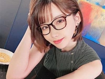 揭秘麻豆传媒女艺人芯语的成长故事与影视作品合集